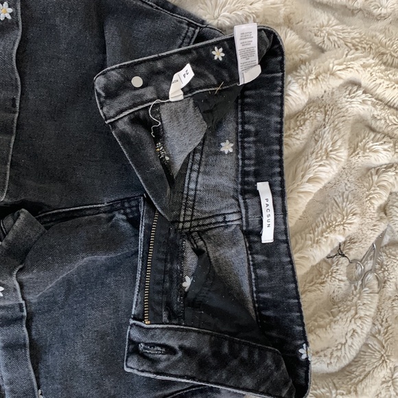 PACSUN Shorts - Picture 3 of 3